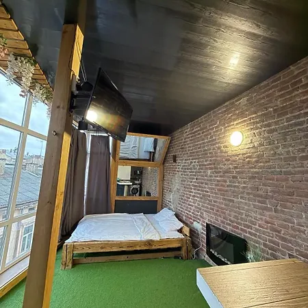 у львові біля макдональдса, на вул кавова 2 біля оперного театру Apartment Lemberg
