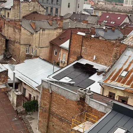 у львові біля макдональдса, на вул кавова 2 біля оперного театру Apartment *