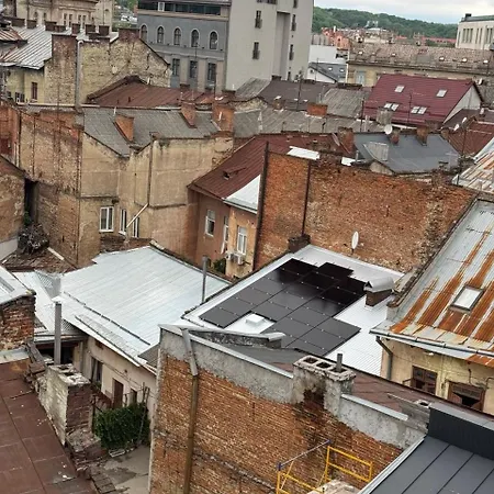 у львові біля макдональдса, на вул кавова 2 біля оперного театру Apartment