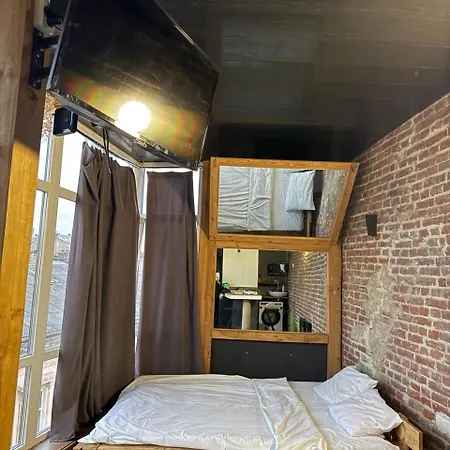 у львові біля макдональдса, на вул кавова 2 біля оперного театру Apartment